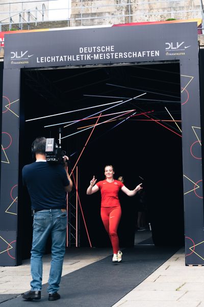 Michelle Doepke (TSV Bayer 04 Leverkusen) waehrend der deutschen Leichtathletik-Meisterschaften im Olympiastadion am 25.06.2022 in Berlin